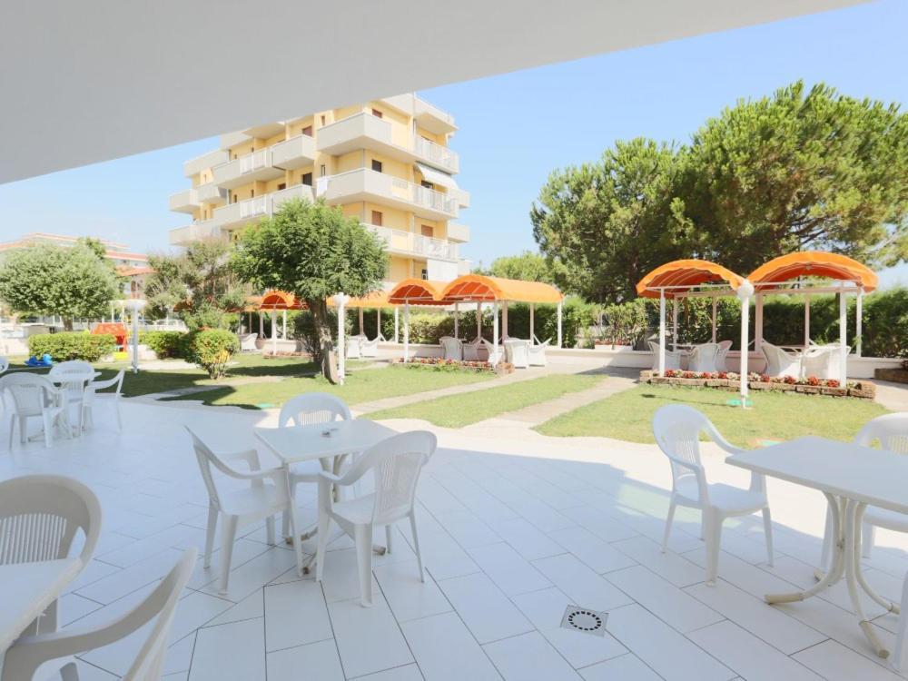 Hotel Marina Beach - Azzurro Club Ravenna Exterior foto
