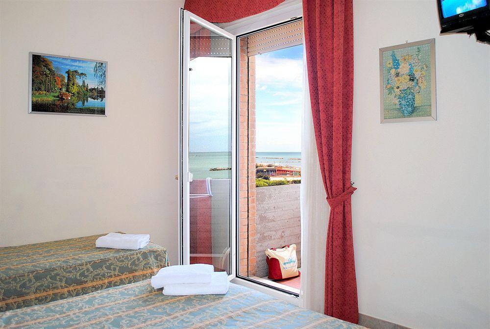 Hotel Marina Beach - Azzurro Club Ravenna Exterior foto