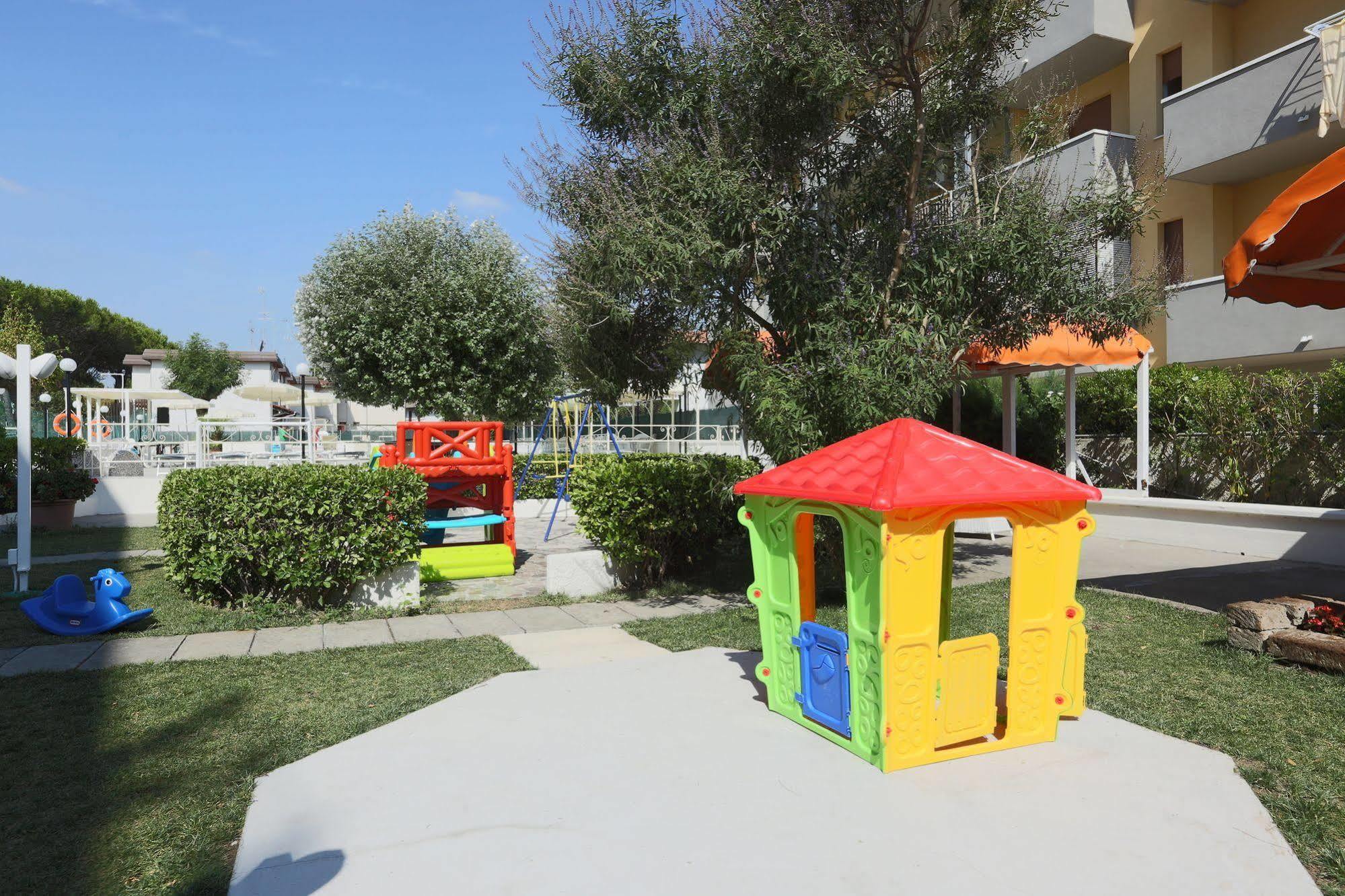 Hotel Marina Beach - Azzurro Club Ravenna Exterior foto