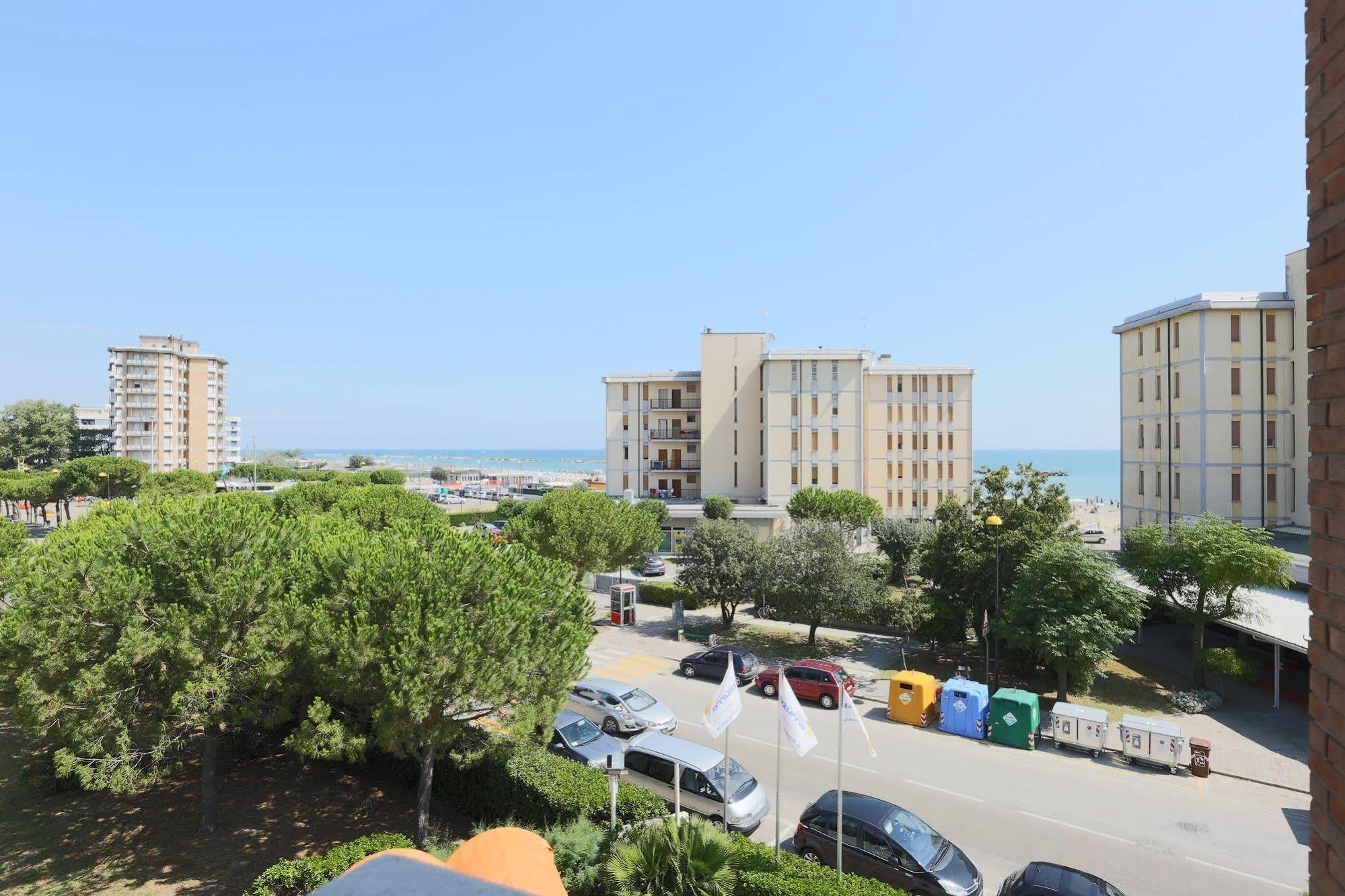 Hotel Marina Beach - Azzurro Club Ravenna Exterior foto