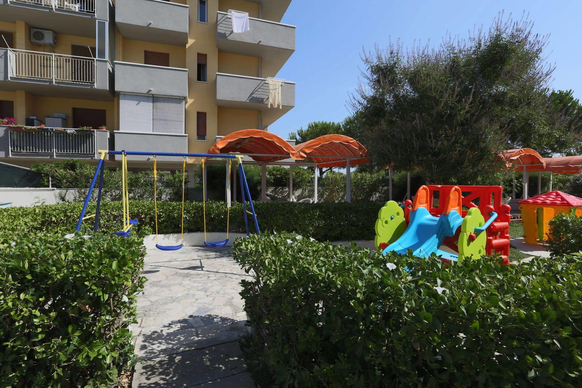 Hotel Marina Beach - Azzurro Club Ravenna Exterior foto